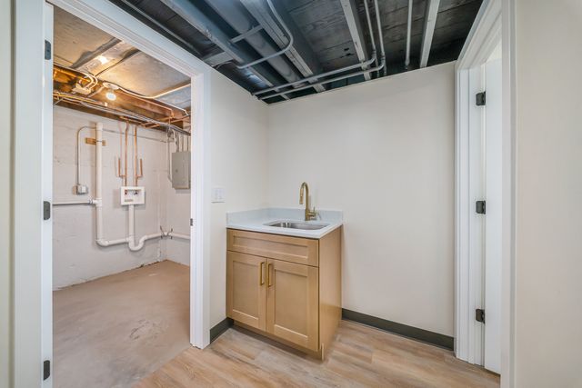 5229 S avers Avenue, Chicago, IL 60632