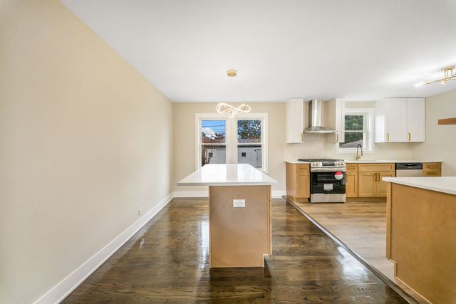 5229 S avers Avenue, Chicago, IL 60632