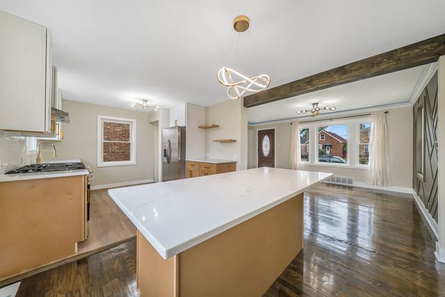 5229 S avers Avenue, Chicago, IL 60632