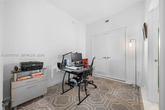 851 NE 1st Ave 1610, Miami, FL 33132