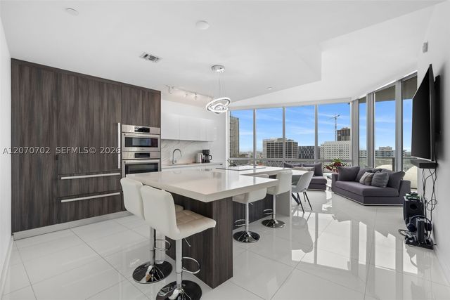 851 NE 1st Ave 1610, Miami, FL 33132