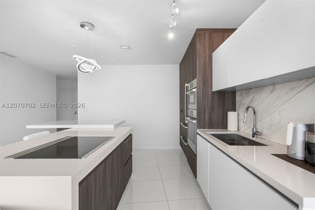 851 NE 1st Ave 1610, Miami, FL 33132