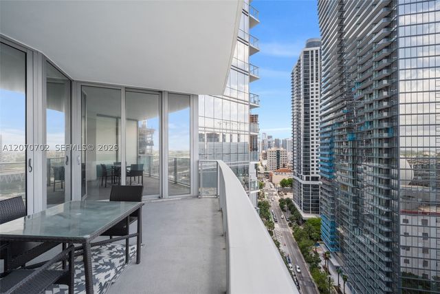 851 NE 1st Ave 1610, Miami, FL 33132