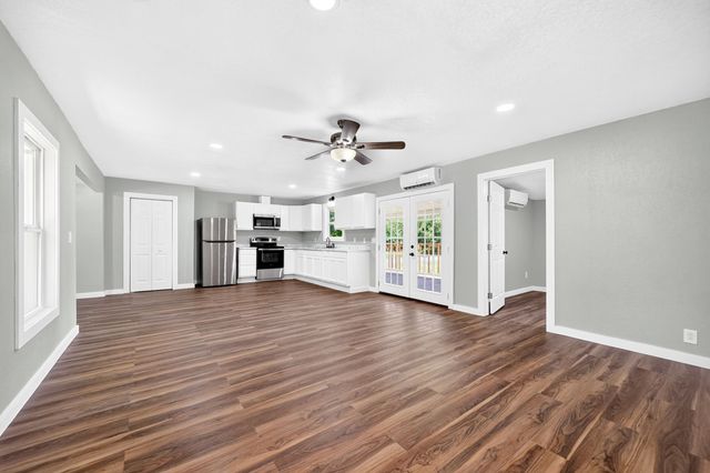 3016 Payne Street, Wills Point, TX 75169