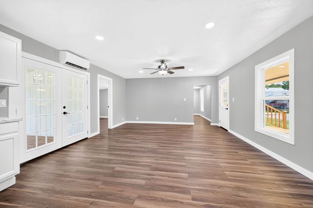 3016 Payne Street, Wills Point, TX 75169