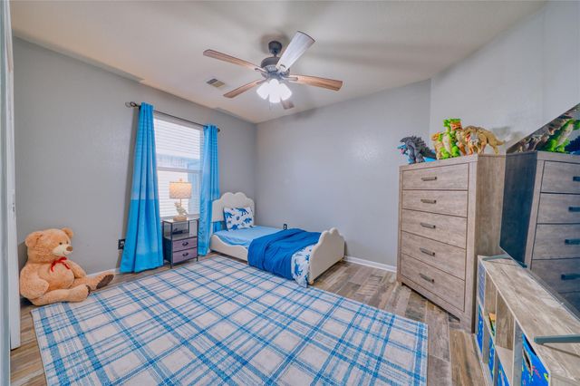 1211 Quarterhorse Drive, Alvin, TX 77511