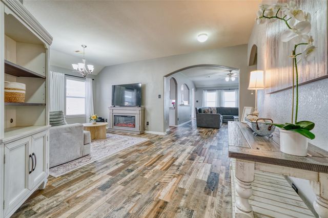 1211 Quarterhorse Drive, Alvin, TX 77511
