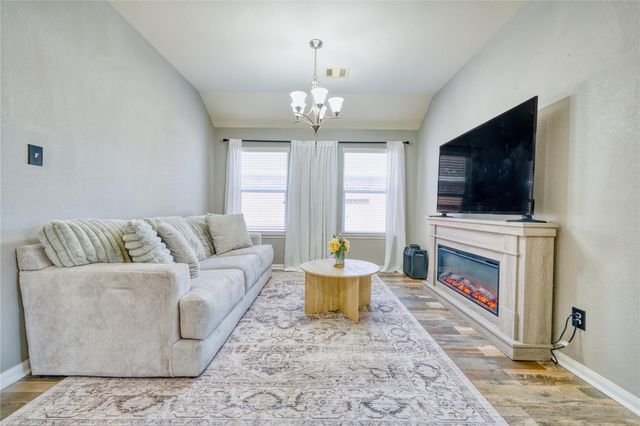 1211 Quarterhorse Drive, Alvin, TX 77511