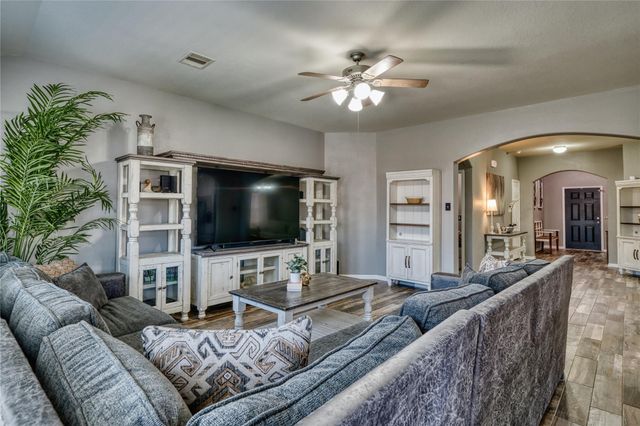 1211 Quarterhorse Drive, Alvin, TX 77511