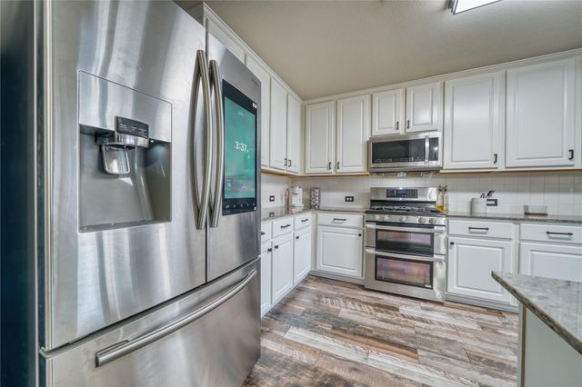 1211 Quarterhorse Drive, Alvin, TX 77511