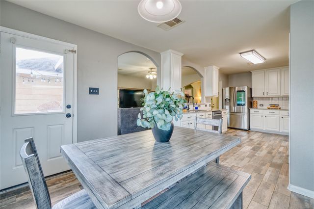 1211 Quarterhorse Drive, Alvin, TX 77511