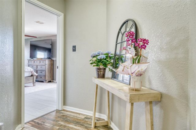 1211 Quarterhorse Drive, Alvin, TX 77511