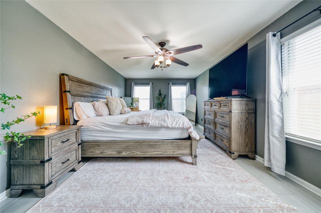 1211 Quarterhorse Drive, Alvin, TX 77511