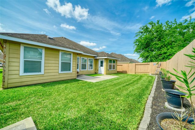1211 Quarterhorse Drive, Alvin, TX 77511