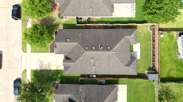 1211 Quarterhorse Drive, Alvin, TX 77511