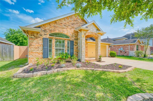 1211 Quarterhorse Drive, Alvin, TX 77511