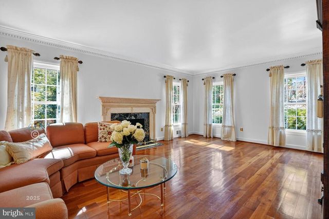 1175 DALEVIEW DR, Mclean, VA 22102