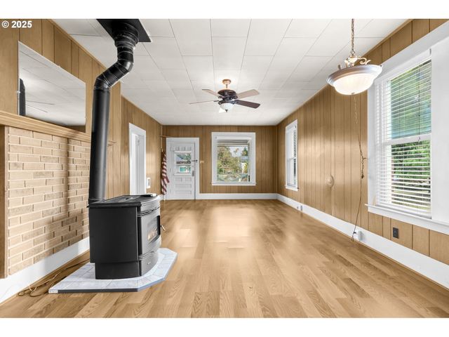 138 Se MAIN St, Estacada, OR 97023