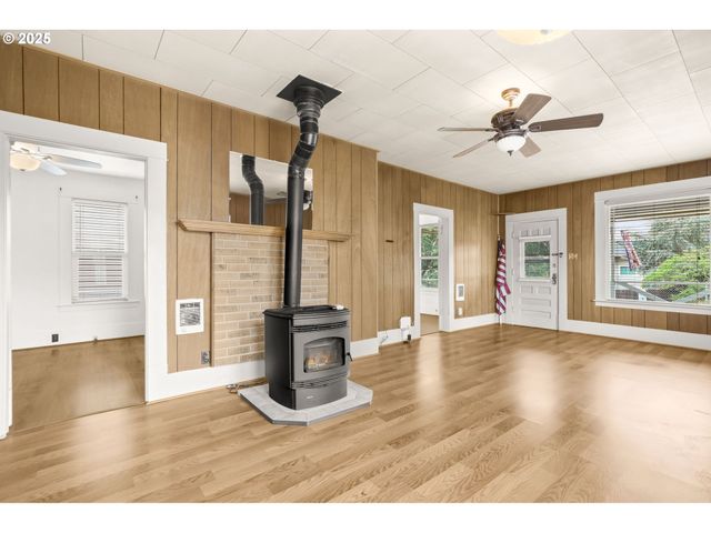 138 Se MAIN St, Estacada, OR 97023