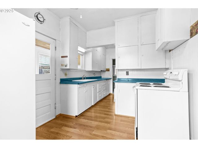 138 Se MAIN St, Estacada, OR 97023
