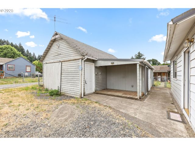 138 Se MAIN St, Estacada, OR 97023