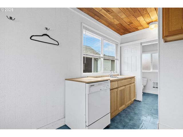 138 Se MAIN St, Estacada, OR 97023