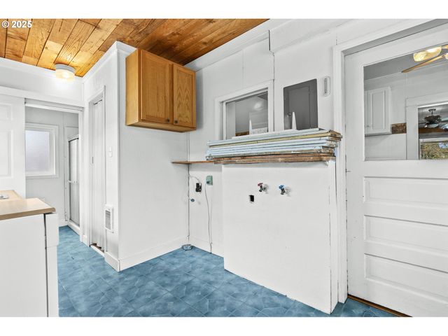 138 Se MAIN St, Estacada, OR 97023