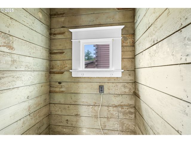 138 Se MAIN St, Estacada, OR 97023