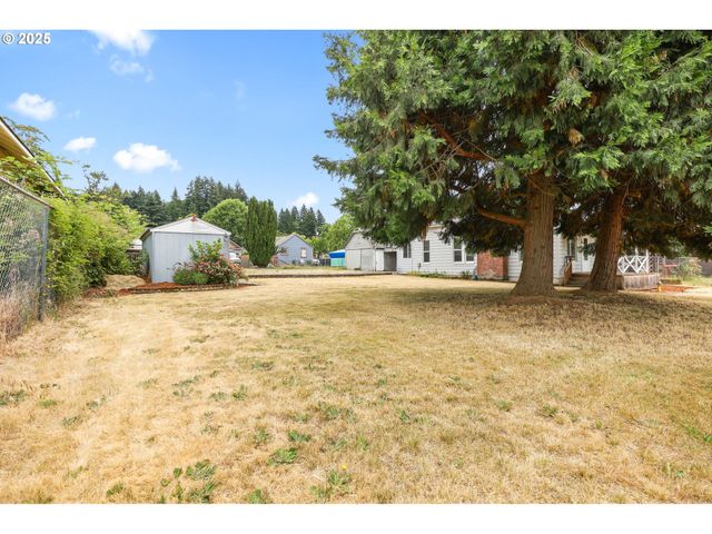 138 Se MAIN St, Estacada, OR 97023