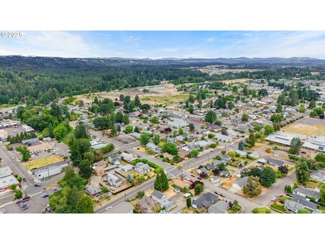 138 Se MAIN St, Estacada, OR 97023
