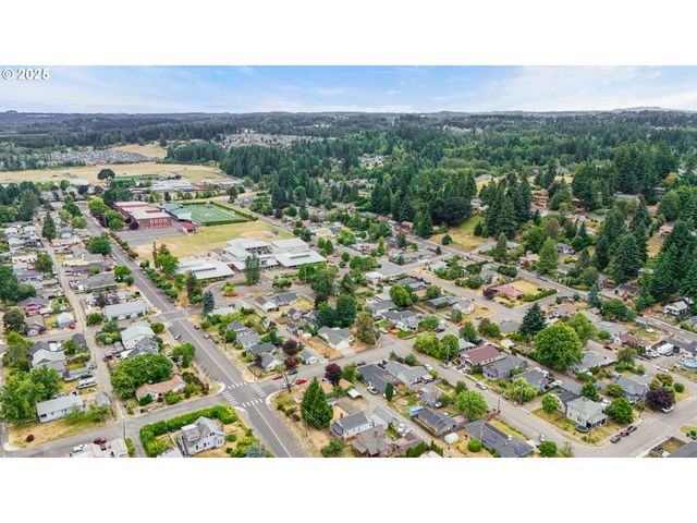 138 Se MAIN St, Estacada, OR 97023