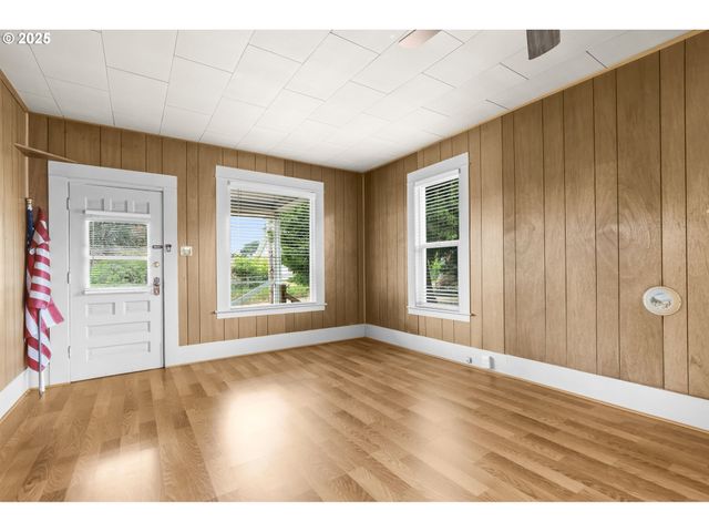 138 Se MAIN St, Estacada, OR 97023