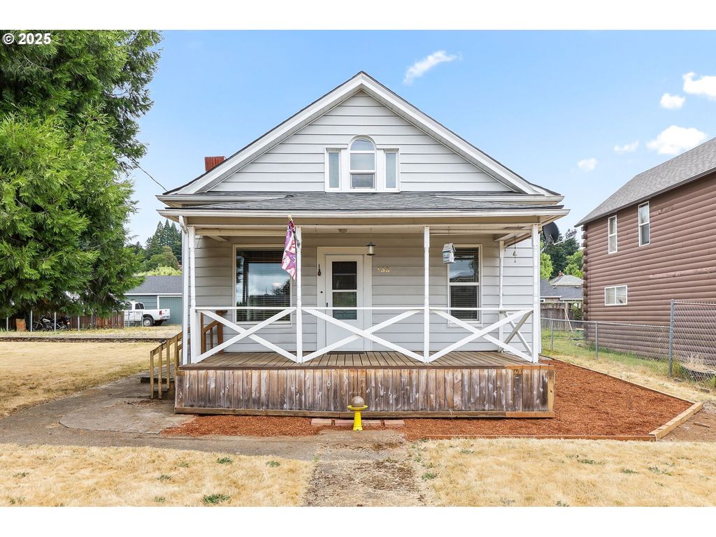 138 Se MAIN St, Estacada, OR 97023