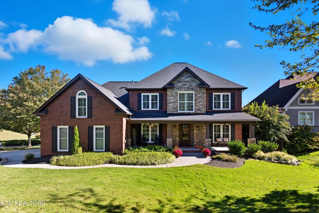 2800 Green Heron Blvd, Knoxville, TN 37938