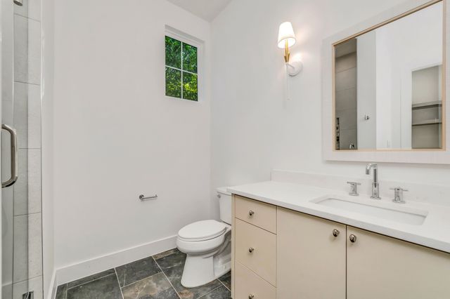 9034 Forest Hills Boulevard, Dallas, TX 75218