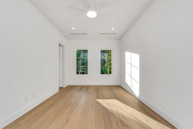 9034 Forest Hills Boulevard, Dallas, TX 75218