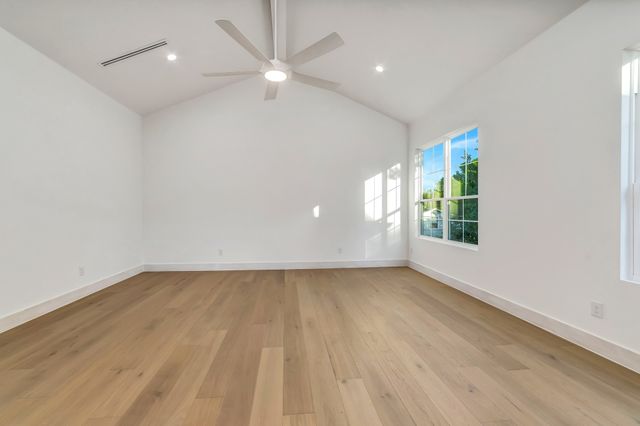 9034 Forest Hills Boulevard, Dallas, TX 75218