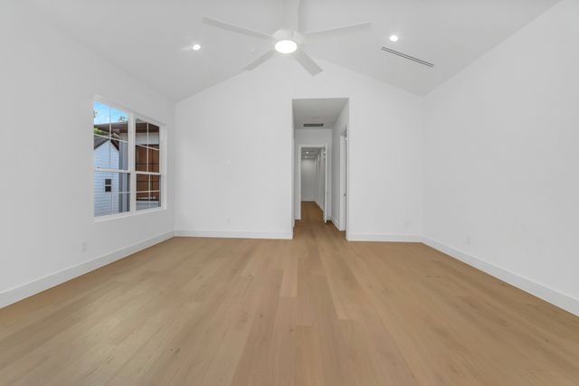 9034 Forest Hills Boulevard, Dallas, TX 75218