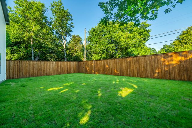 9034 Forest Hills Boulevard, Dallas, TX 75218