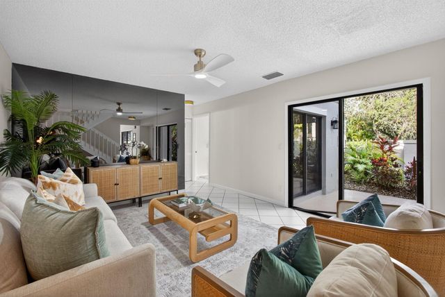 357 Prestwick Circle 2, Palm Beach Gardens, FL 33418