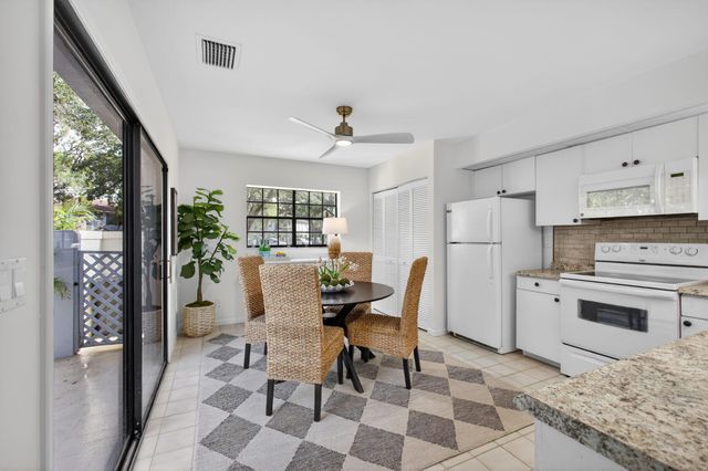 357 Prestwick Circle 2, Palm Beach Gardens, FL 33418