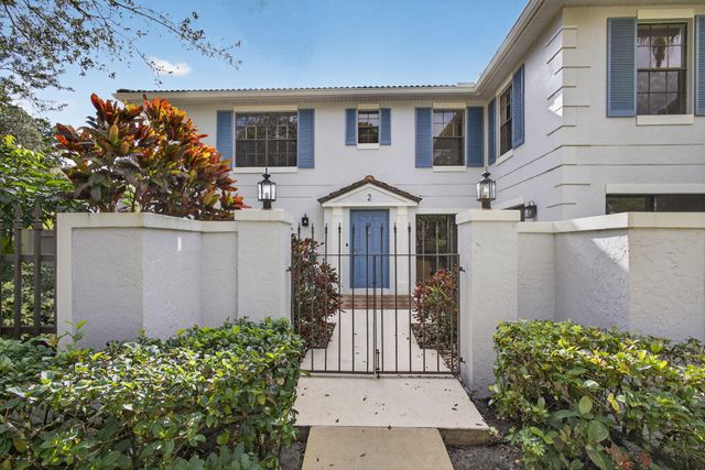 357 Prestwick Circle 2, Palm Beach Gardens, FL 33418