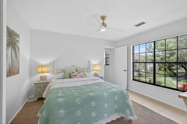 357 Prestwick Circle 2, Palm Beach Gardens, FL 33418