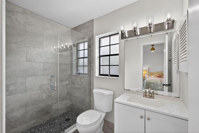 357 Prestwick Circle 2, Palm Beach Gardens, FL 33418