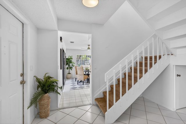 357 Prestwick Circle 2, Palm Beach Gardens, FL 33418