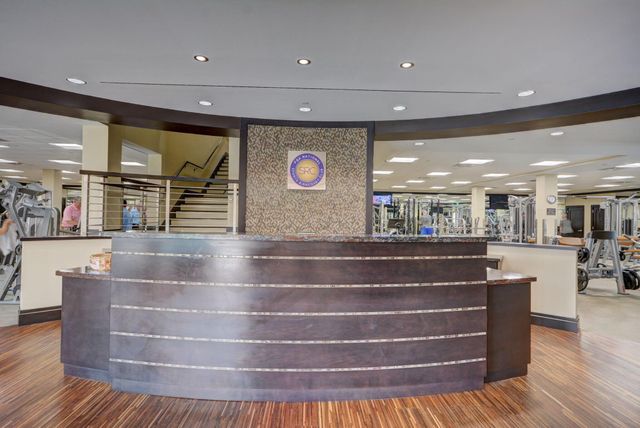 357 Prestwick Circle 2, Palm Beach Gardens, FL 33418