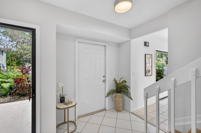 357 Prestwick Circle 2, Palm Beach Gardens, FL 33418