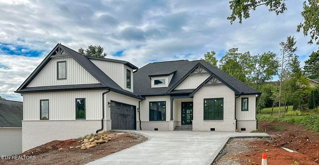 127 Konawa Way, Loudon, TN 37774