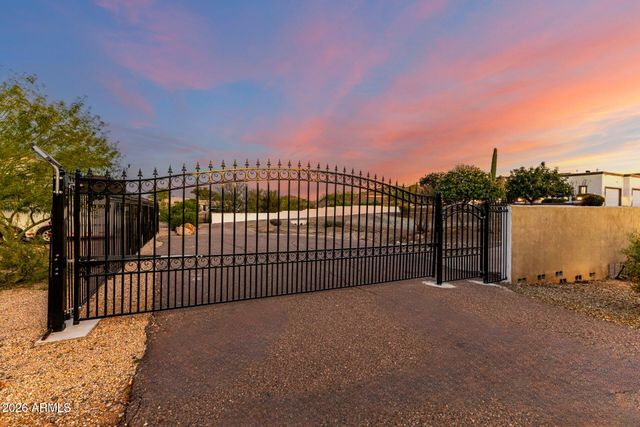 311 W OLESEN Road, Phoenix, AZ 85085
