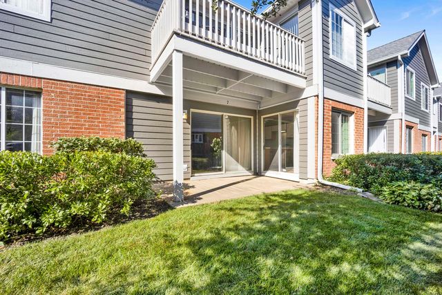 2426 Raleigh Court 7, Schaumburg, IL 60193